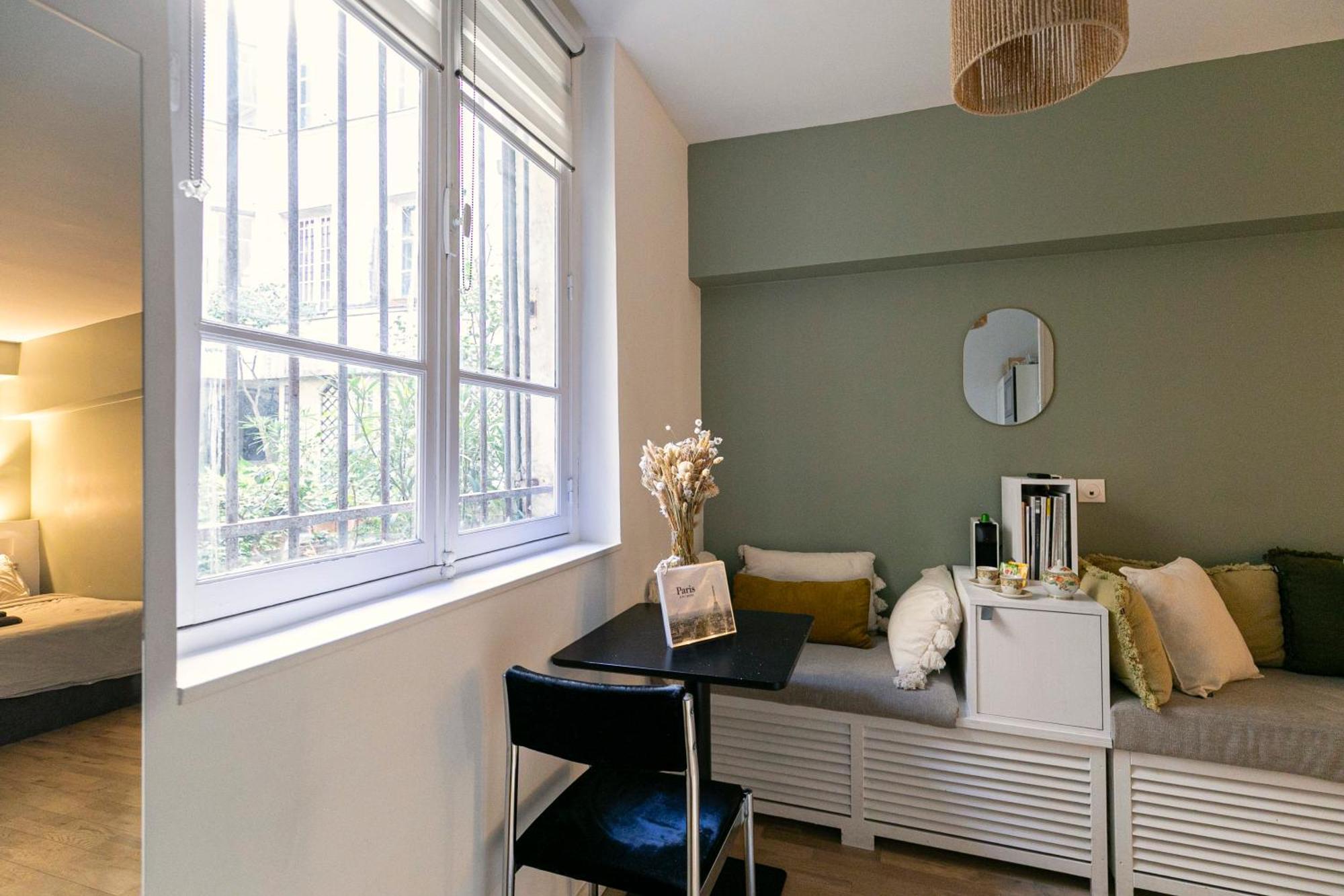 Appartement Design And Quiet On Wooded Courtyard !